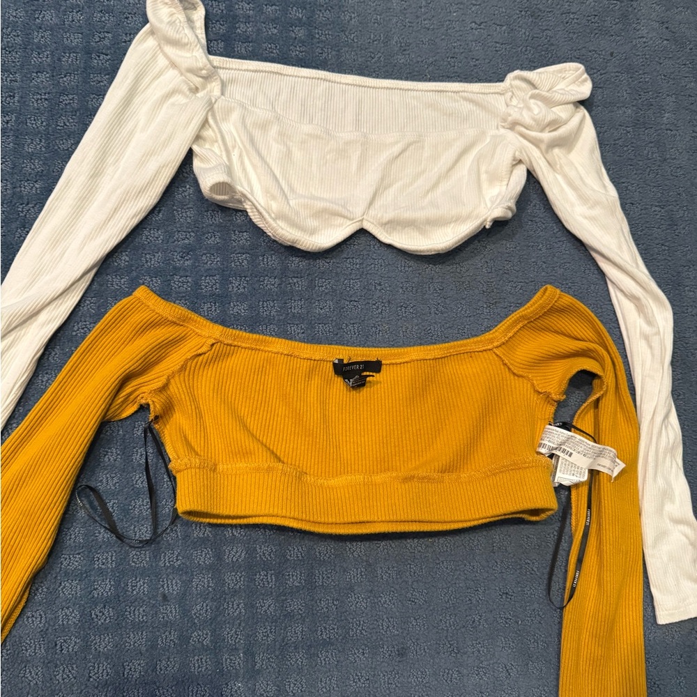 Crop mini tops in yellow and white set comes together